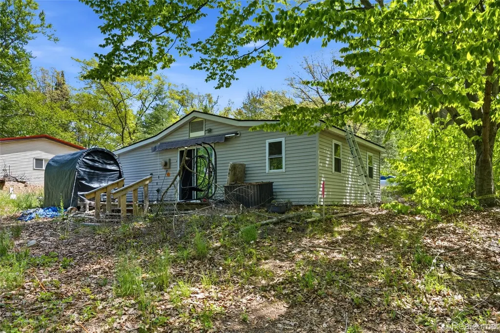 5842 Woodland Drive Surrey Township MI 48632