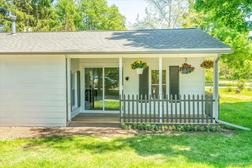 40036 E Huron River Drive Van Buren Charter Township MI 48111
