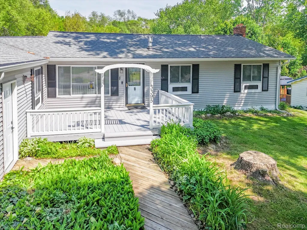 3395 Sandy Shore Drive Metamora Village MI 48455