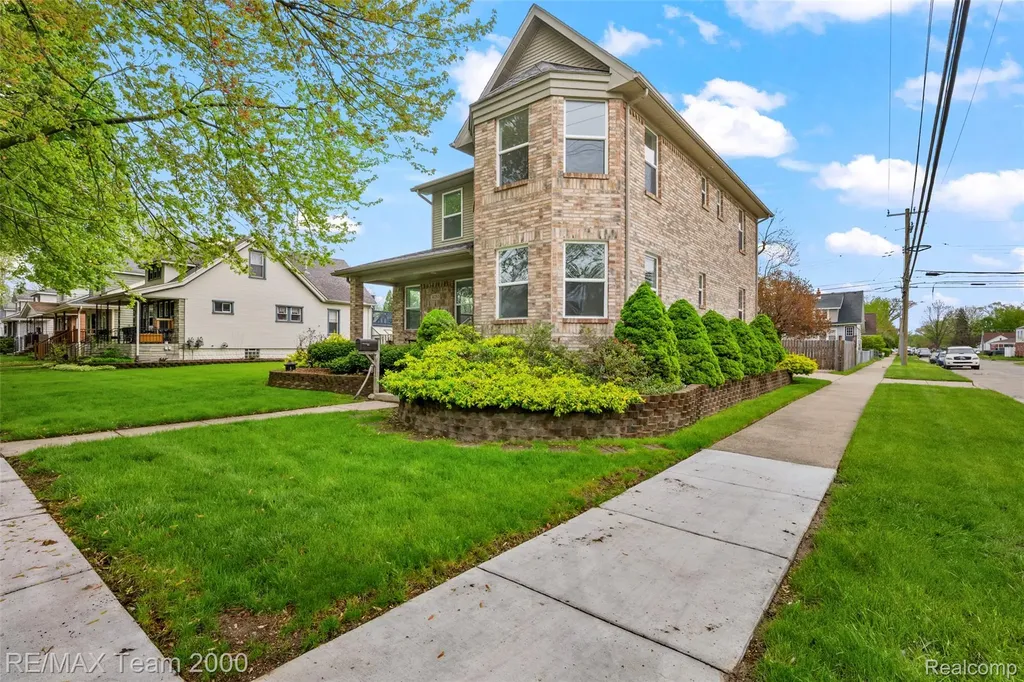 4253 Polk Street Dearborn Heights City MI 48125