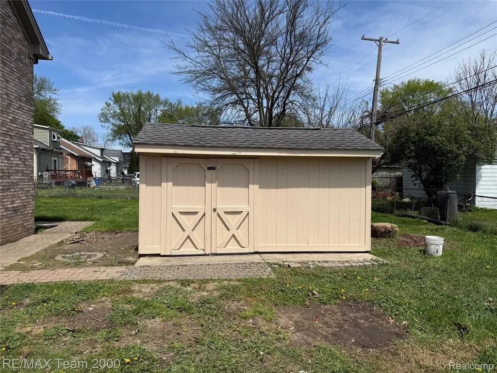 4253 Polk Street Dearborn Heights City MI 48125