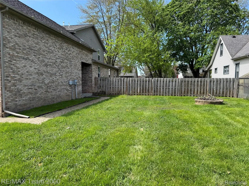 4253 Polk Street Dearborn Heights City MI 48125