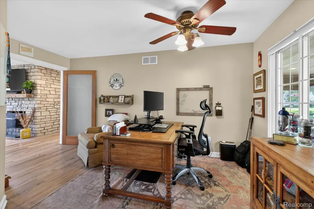 3860 E Commerce Road Commerce Charter Township MI 48382