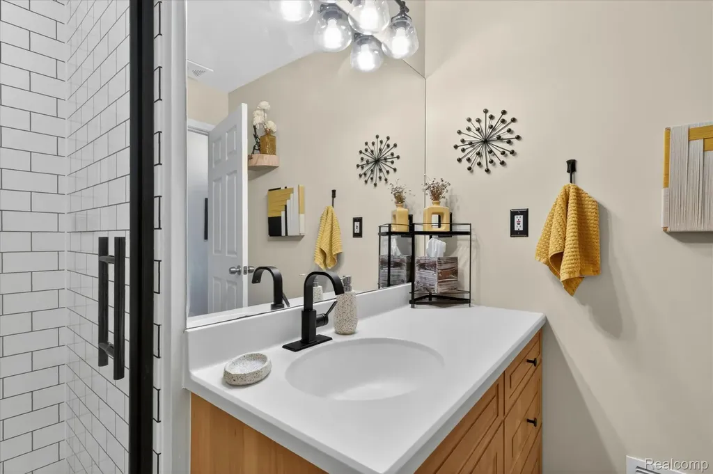 3860 E Commerce Road Commerce Charter Township MI 48382