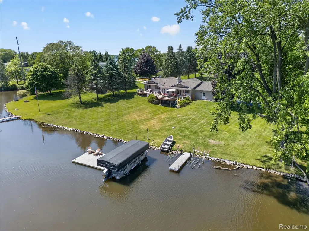 3860 E Commerce Road Commerce Charter Township MI 48382