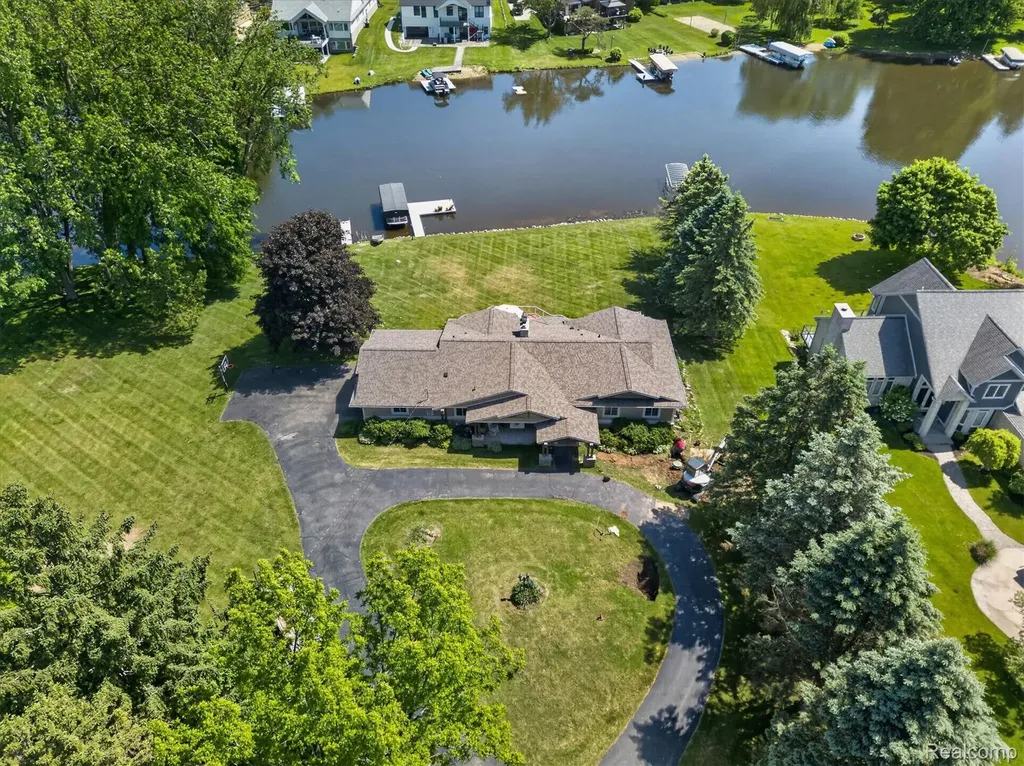 3860 E Commerce Road Commerce Charter Township MI 48382