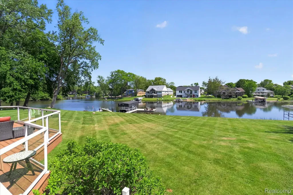 3860 E Commerce Road Commerce Charter Township MI 48382