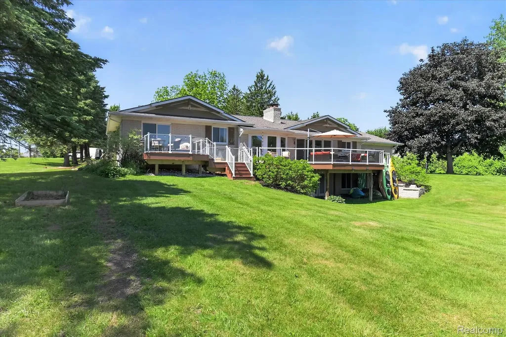 3860 E Commerce Road Commerce Charter Township MI 48382