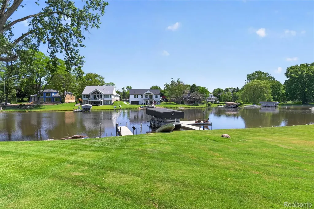 3860 E Commerce Road Commerce Charter Township MI 48382