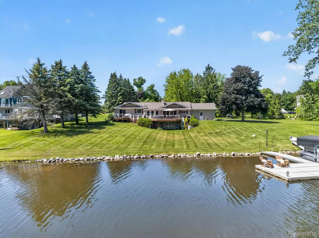 3860 E Commerce Road Commerce Charter Township MI 48382