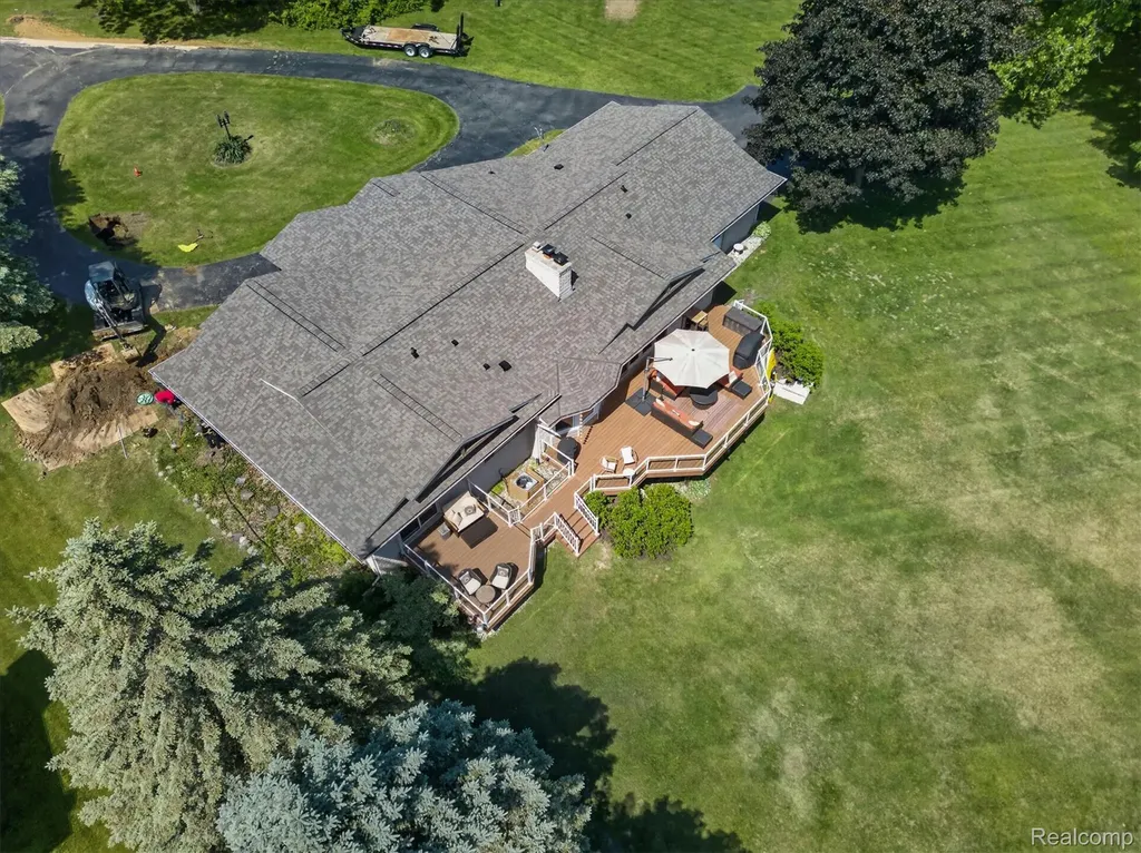 3860 E Commerce Road Commerce Charter Township MI 48382