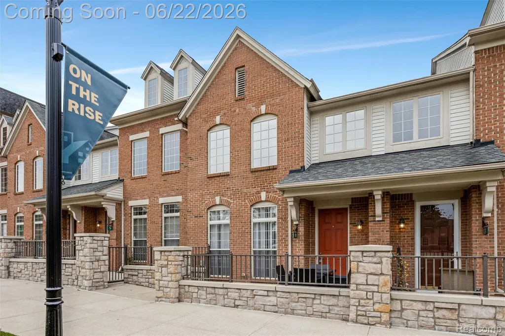 11 N Squirrel Road Auburn Hills City MI 48326
