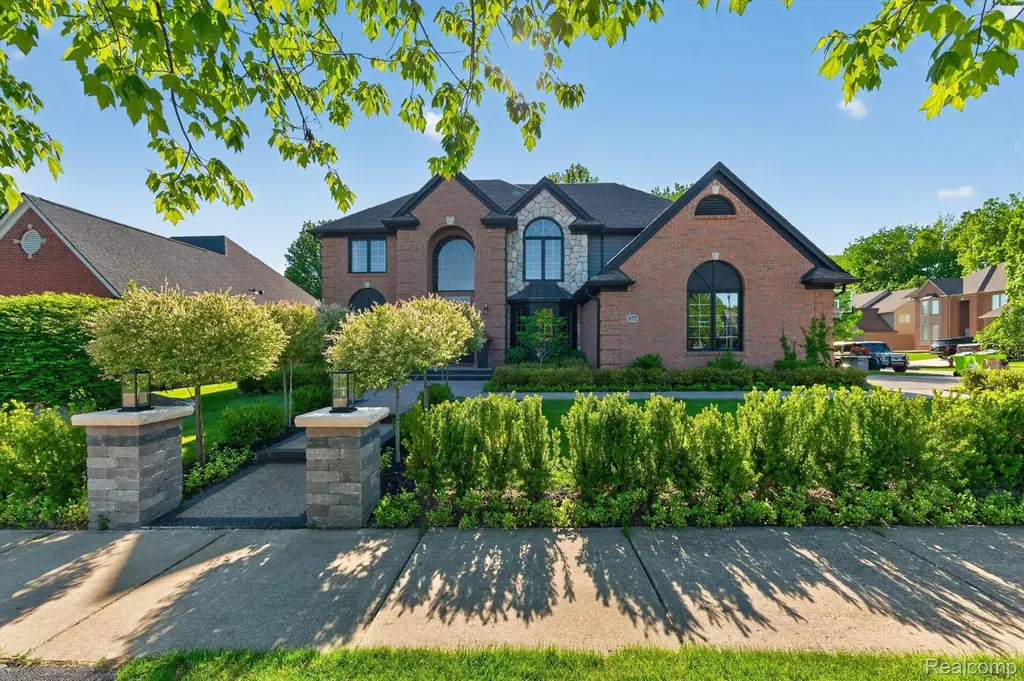 371 Lone Pine Circle Rochester City MI 48307