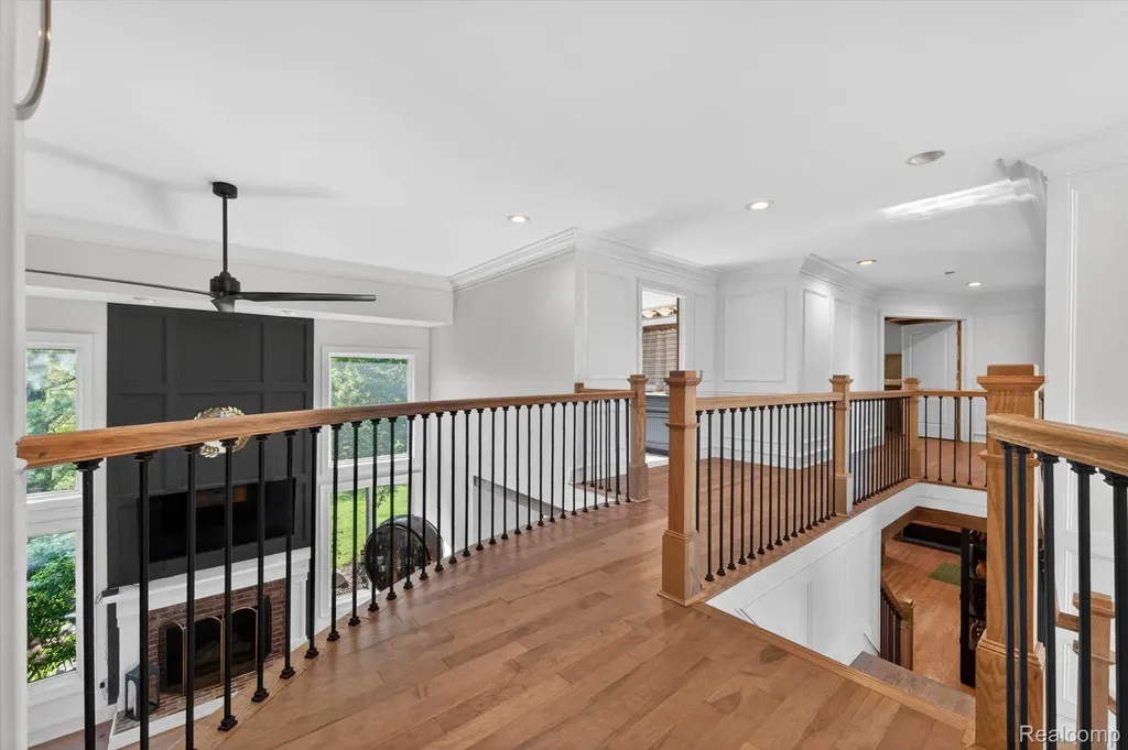 371 Lone Pine Circle Rochester City MI 48307