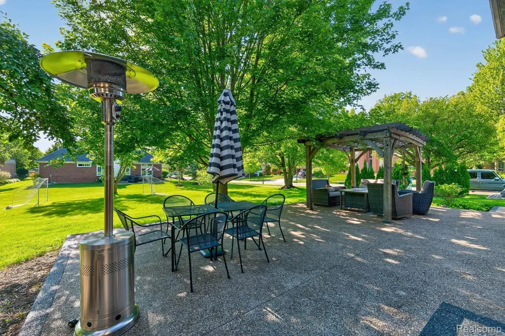371 Lone Pine Circle Rochester City MI 48307