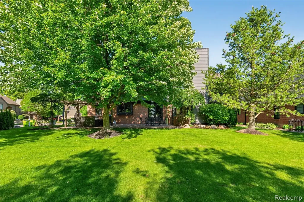 371 Lone Pine Circle Rochester City MI 48307