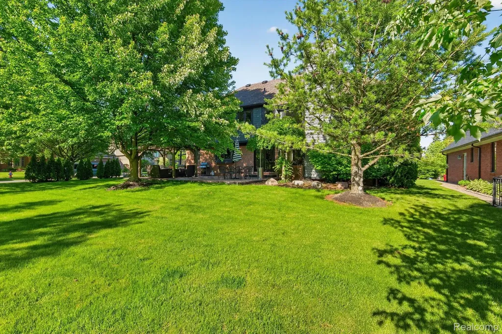 371 Lone Pine Circle Rochester City MI 48307