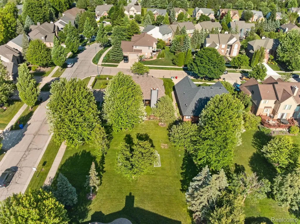 371 Lone Pine Circle Rochester City MI 48307