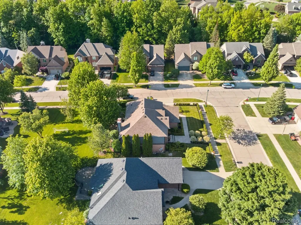 371 Lone Pine Circle Rochester City MI 48307