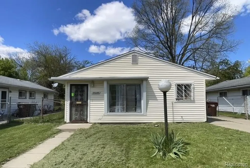 26680 Penn Street Inkster City MI 48141