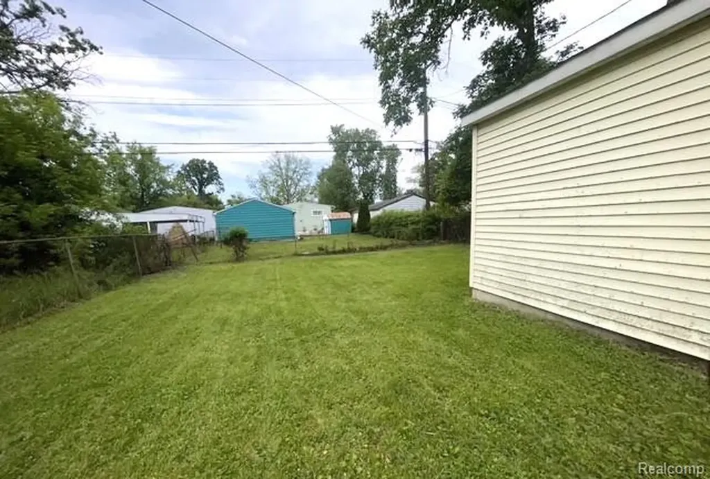 26680 Penn Street Inkster City MI 48141