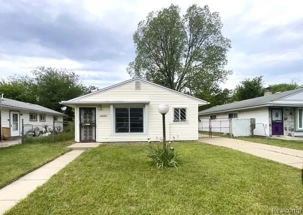 26680 Penn Street Inkster City MI 48141