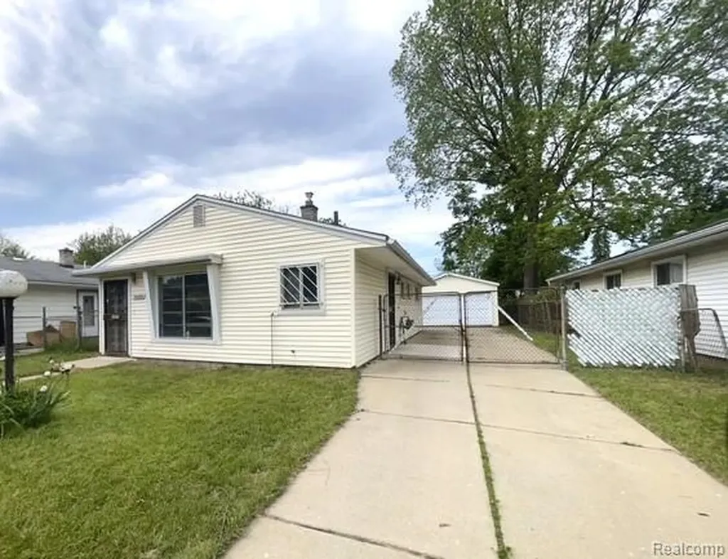 26680 Penn Street Inkster City MI 48141