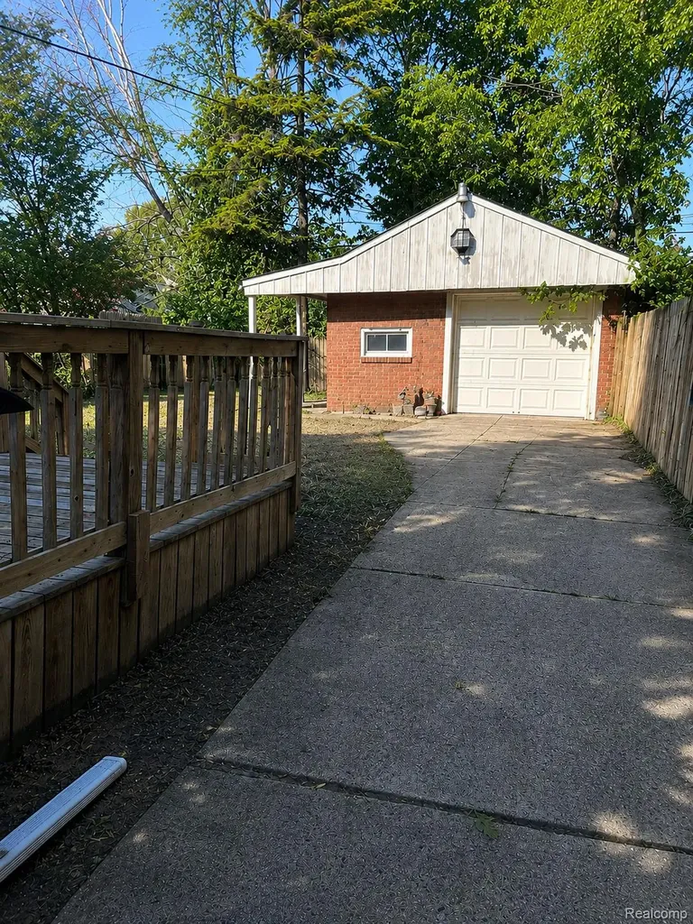 7750 Fielding Street Detroit City MI 48228