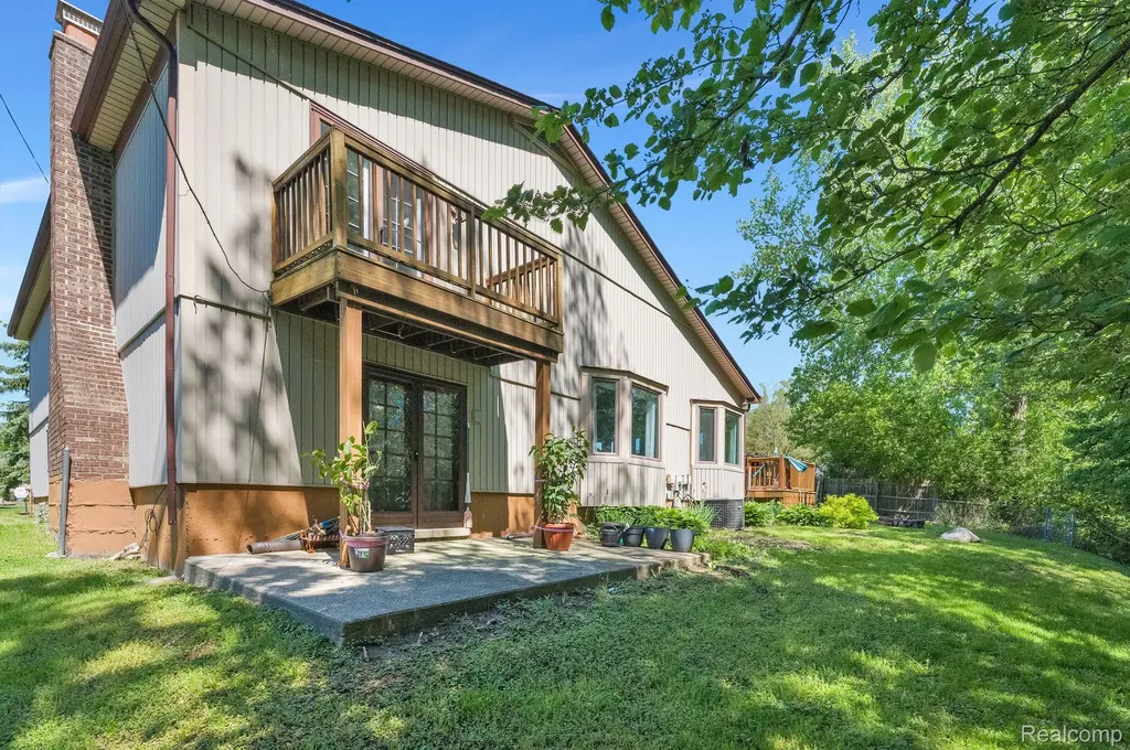 18823 Millar Road Clinton Charter Township MI 48036