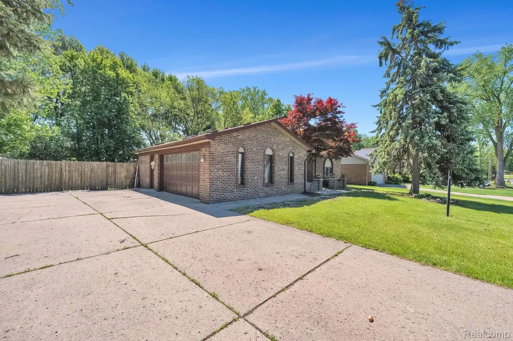 18823 Millar Road Clinton Charter Township MI 48036
