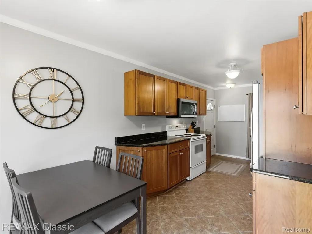 41020 Greenbriar Lane Plymouth Charter Township MI 48170