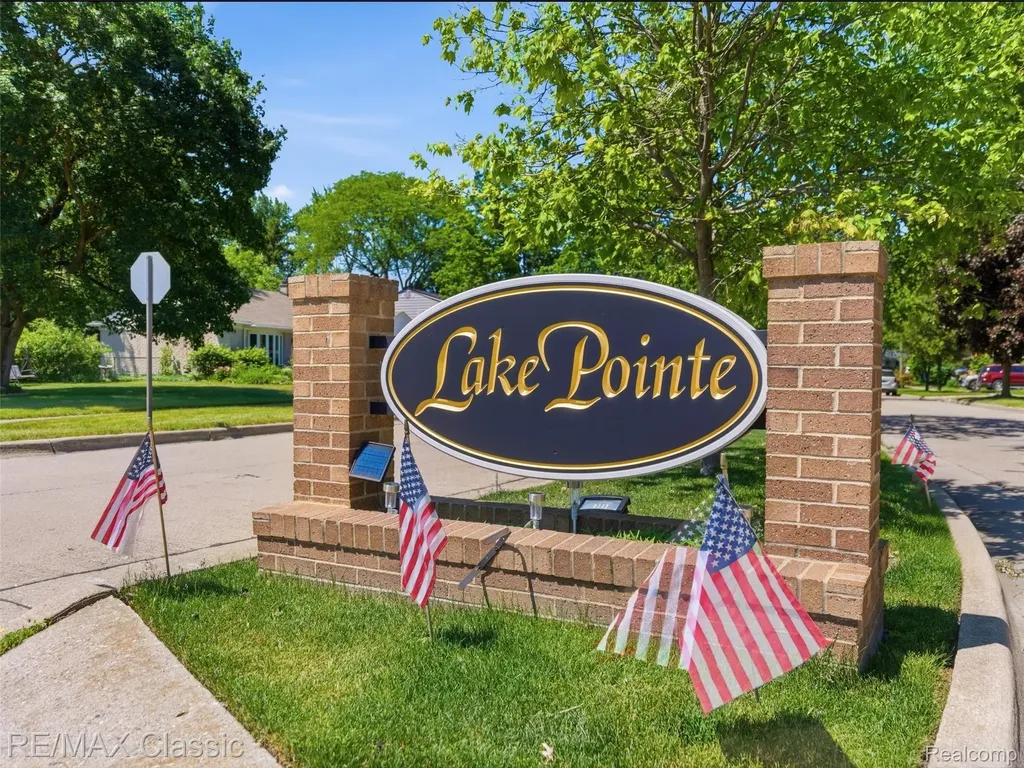 41020 Greenbriar Lane Plymouth Charter Township MI 48170