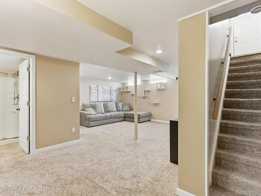 41020 Greenbriar Lane Plymouth Charter Township MI 48170
