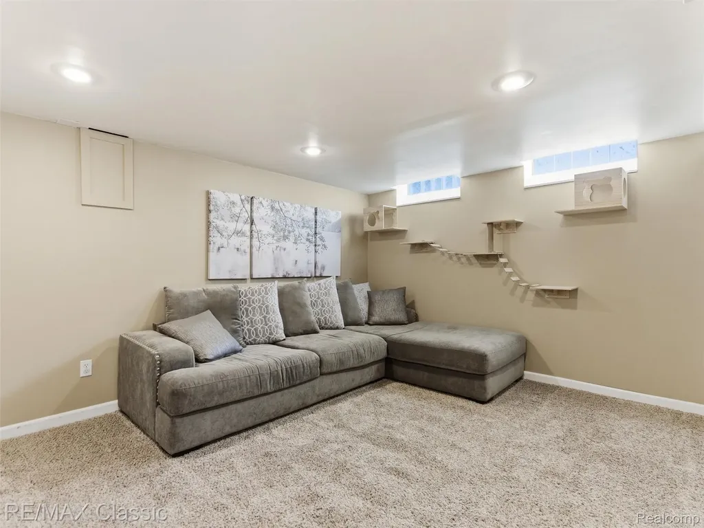 41020 Greenbriar Lane Plymouth Charter Township MI 48170