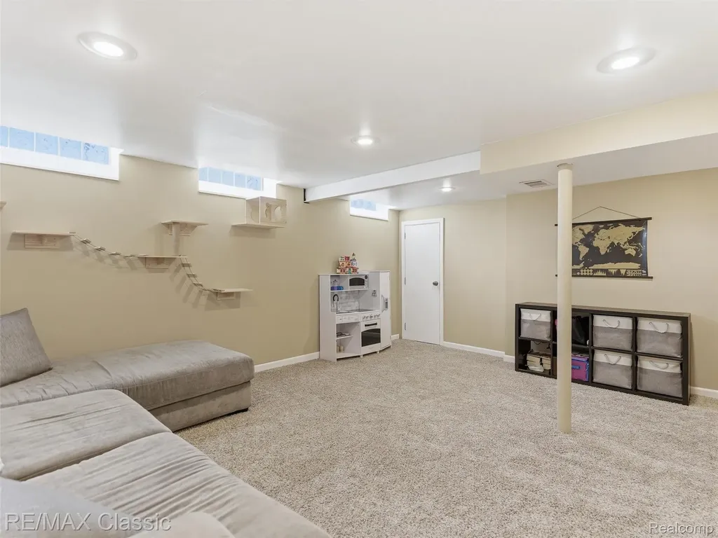 41020 Greenbriar Lane Plymouth Charter Township MI 48170