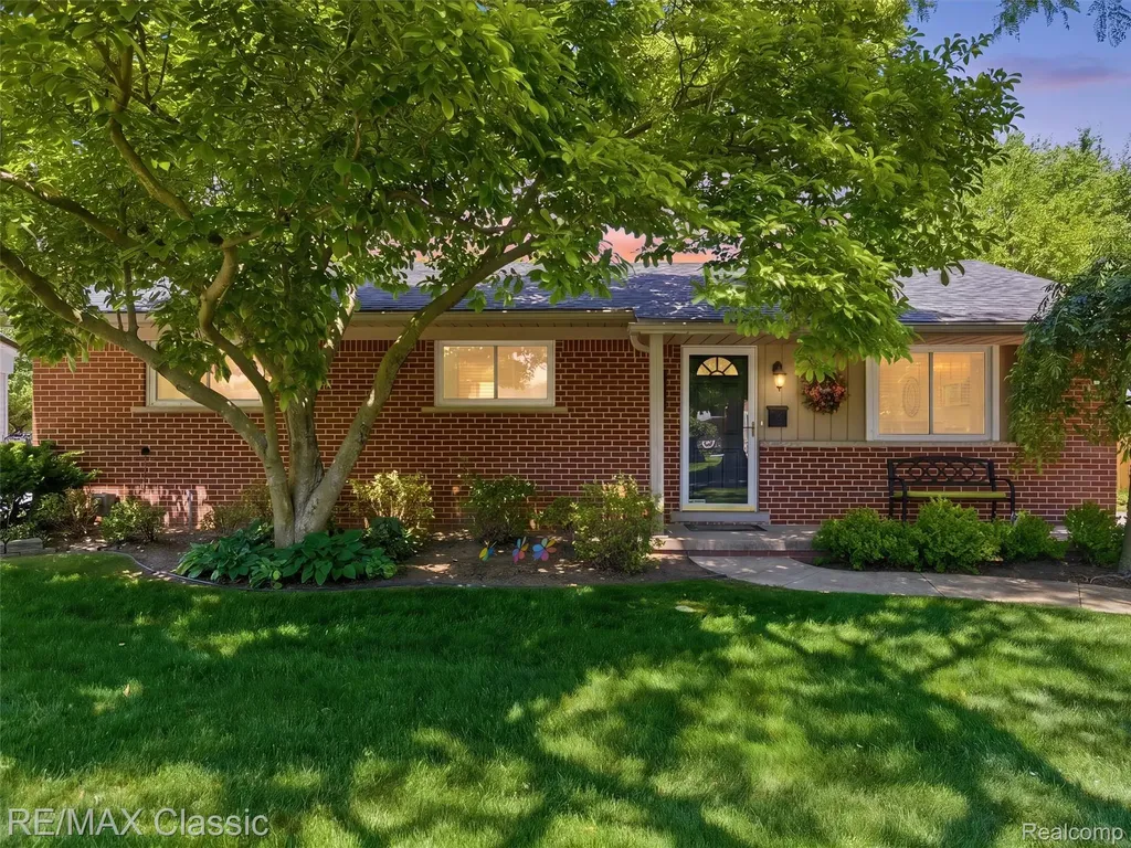 41020 Greenbriar Lane Plymouth Charter Township MI 48170