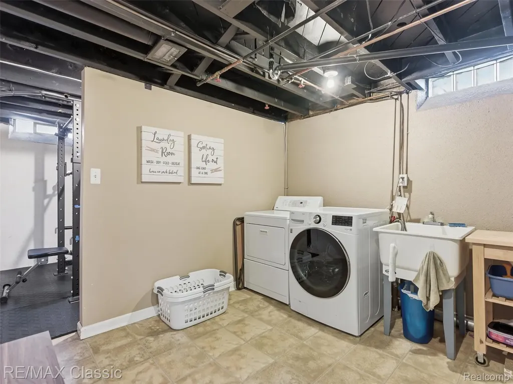 41020 Greenbriar Lane Plymouth Charter Township MI 48170