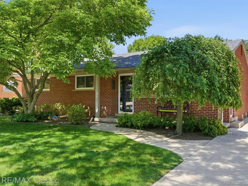 41020 Greenbriar Lane Plymouth Charter Township MI 48170