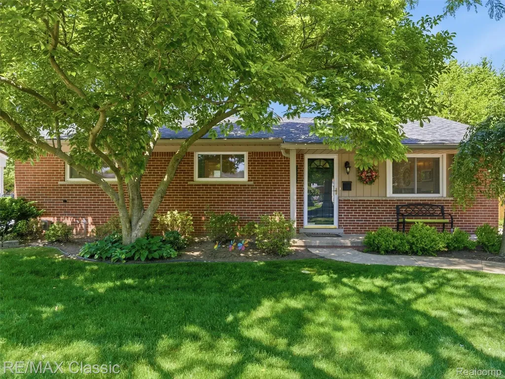 41020 Greenbriar Lane Plymouth Charter Township MI 48170
