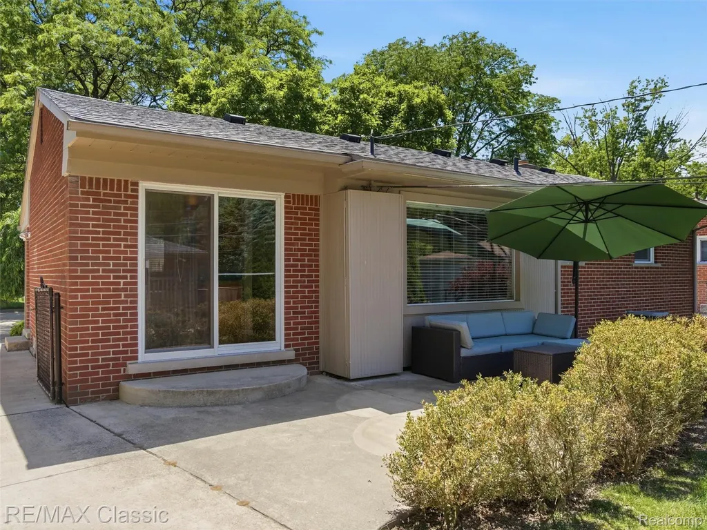 41020 Greenbriar Lane Plymouth Charter Township MI 48170