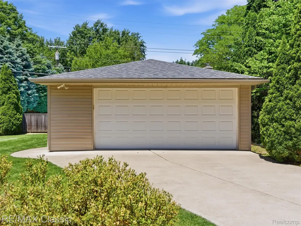 41020 Greenbriar Lane Plymouth Charter Township MI 48170