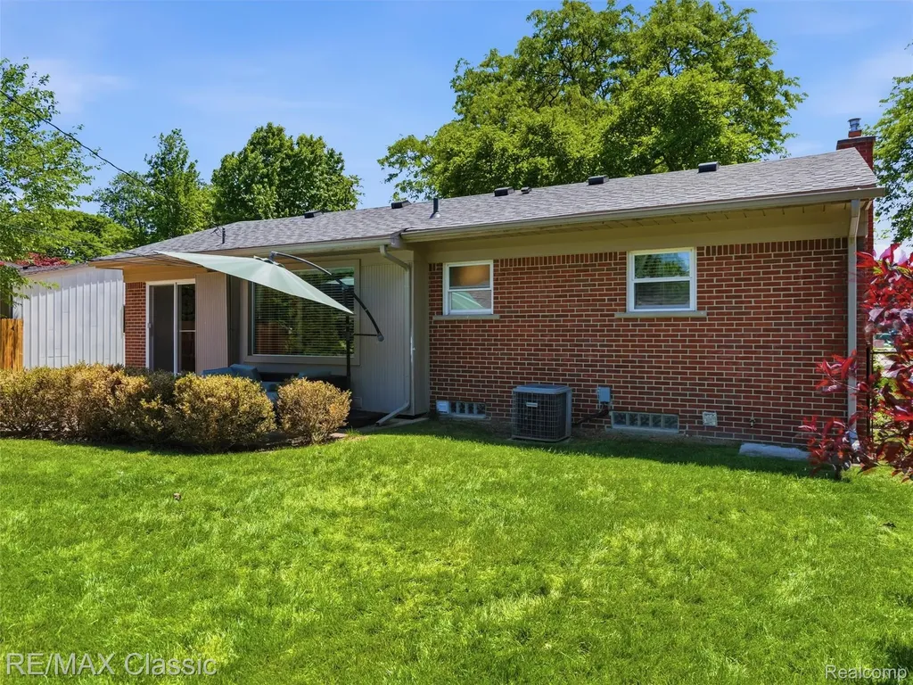 41020 Greenbriar Lane Plymouth Charter Township MI 48170