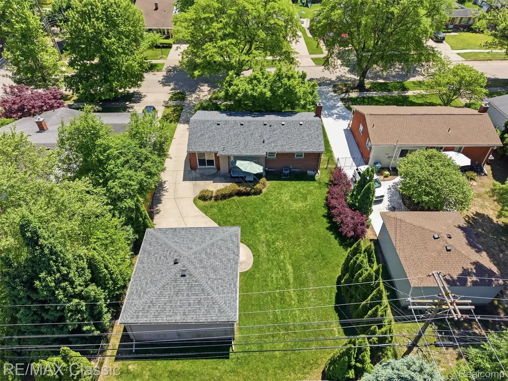 41020 Greenbriar Lane Plymouth Charter Township MI 48170