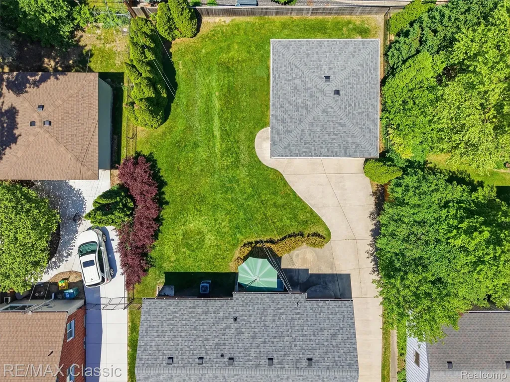 41020 Greenbriar Lane Plymouth Charter Township MI 48170