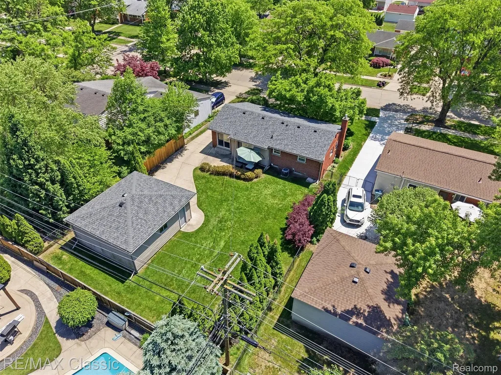 41020 Greenbriar Lane Plymouth Charter Township MI 48170