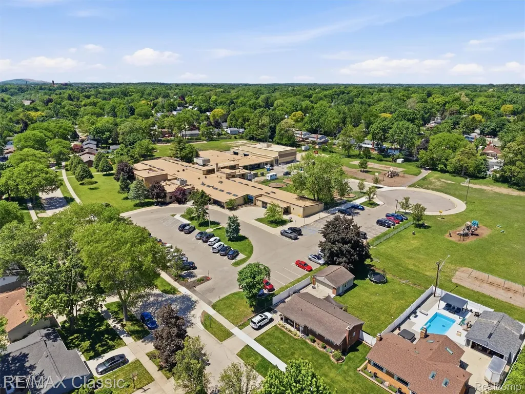 41020 Greenbriar Lane Plymouth Charter Township MI 48170