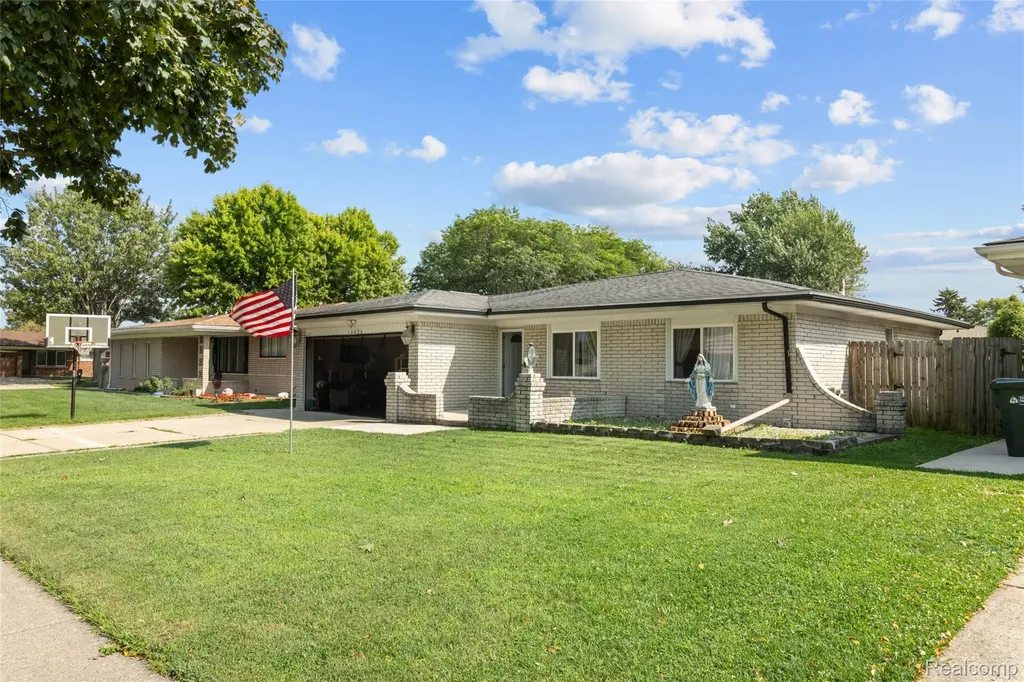 13670 Terra Santa Drive Sterling Heights City MI 48312
