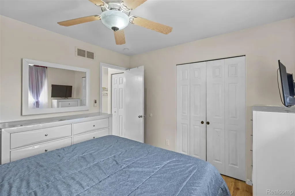 13670 Terra Santa Drive Sterling Heights City MI 48312
