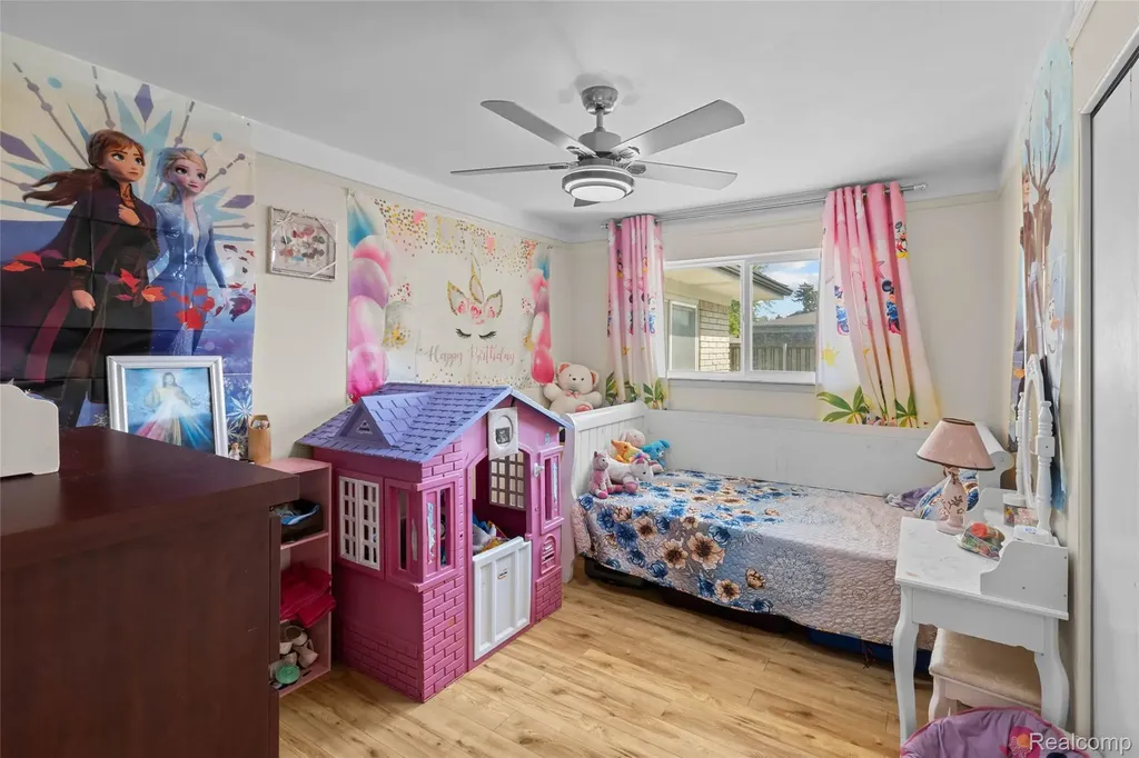 13670 Terra Santa Drive Sterling Heights City MI 48312