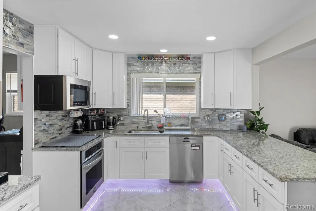 13670 Terra Santa Drive Sterling Heights City MI 48312